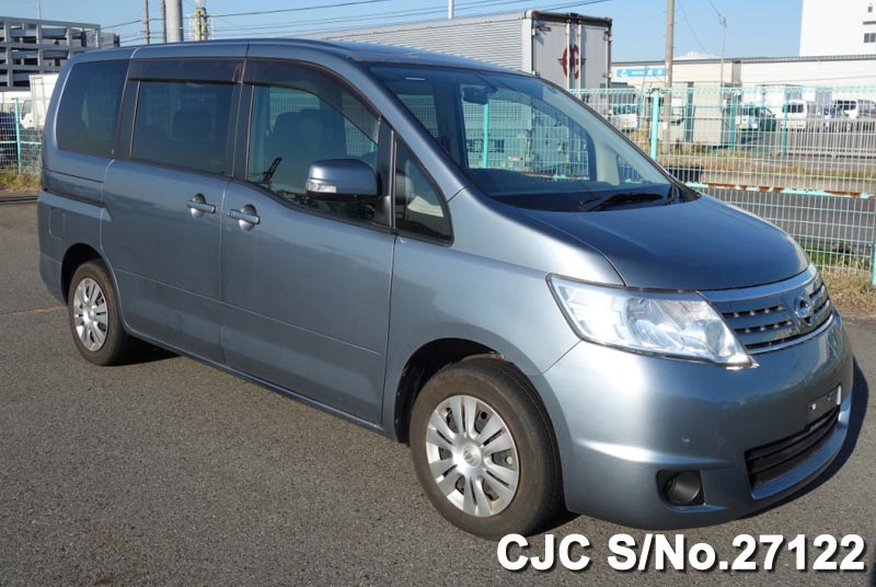 Nissan serena 2008