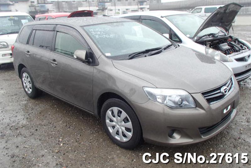 Toyota corolla fielder 2010