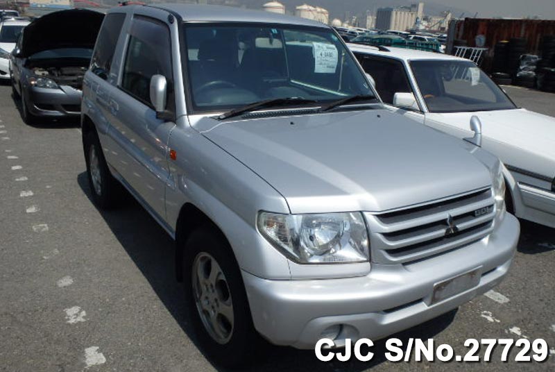 Mitsubishi pajero io 2001