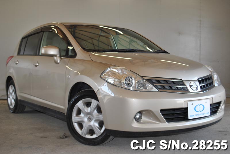 Nissan tiida 2008 год