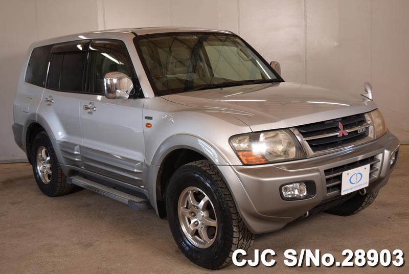 Mitsubishi pajero 2002 года