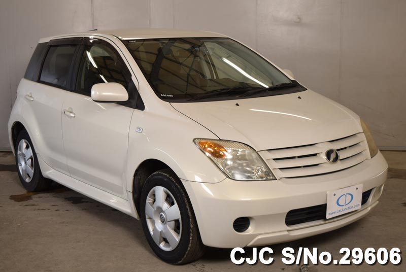 Toyota ist 2006