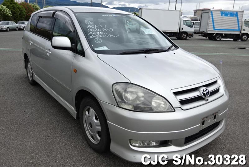 Toyota ipsum 2001 год