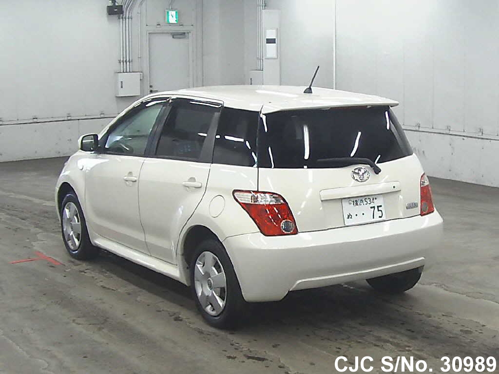 Toyota ist 2006