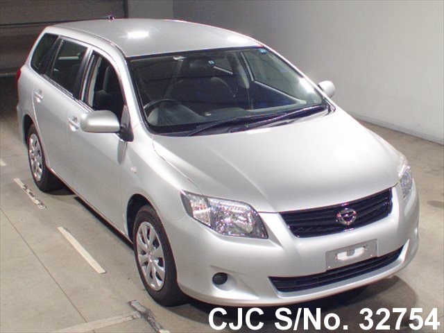 Toyota corolla fielder 2011