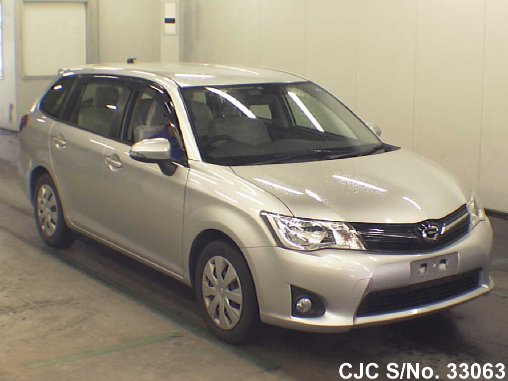 Toyota corolla fielder 2012