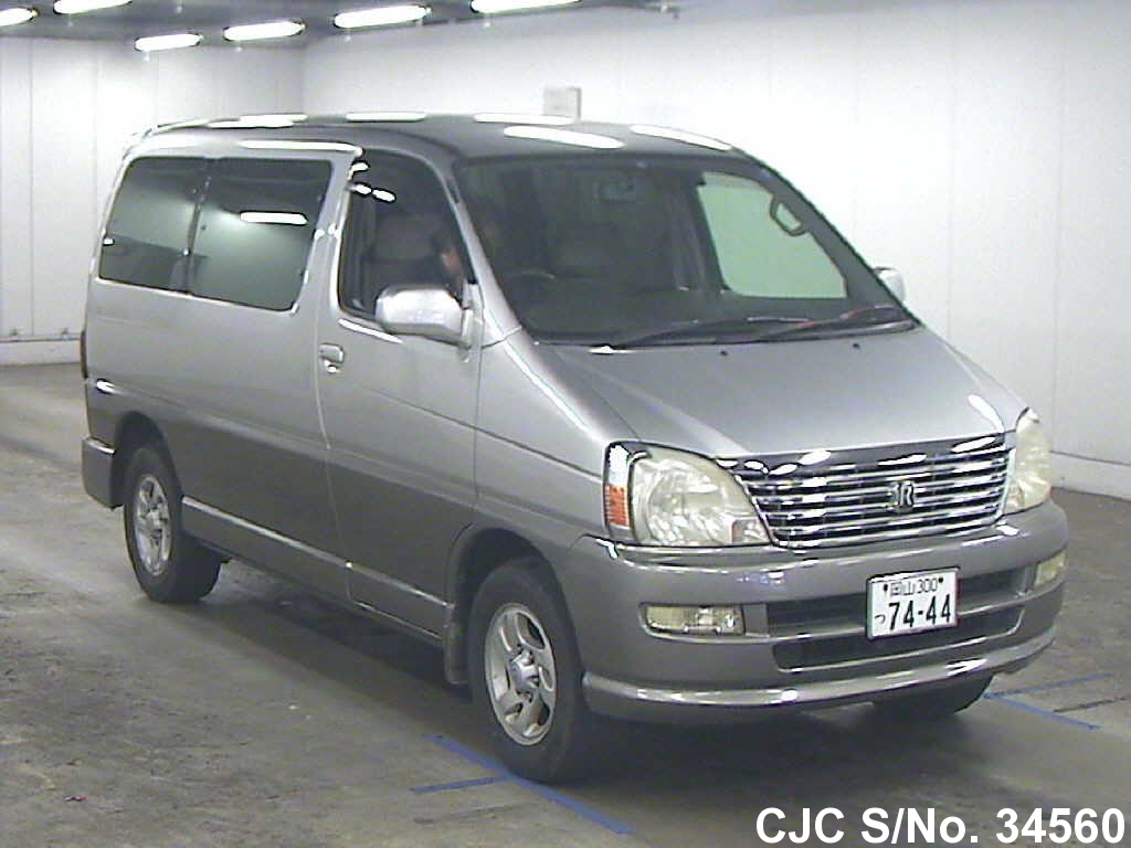 Toyota hiace regius 2001