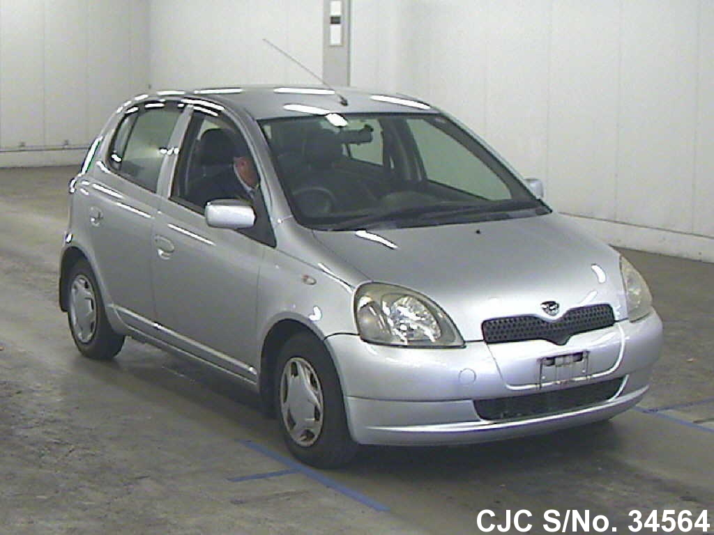 Toyota vitz 2000 года