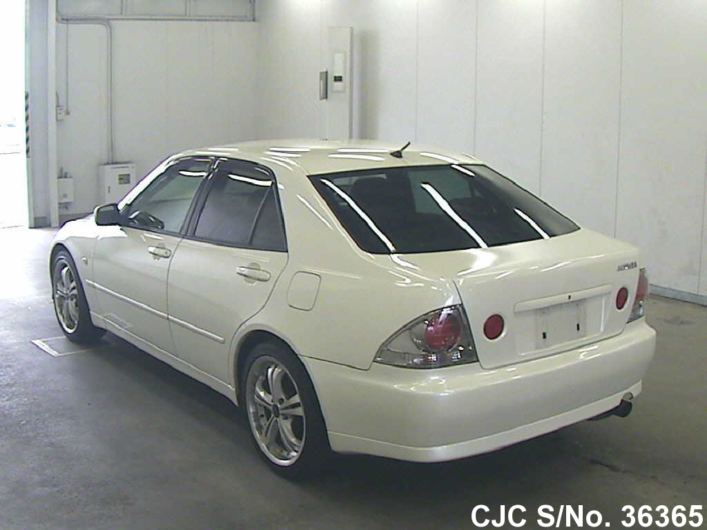 Toyota altezza stock