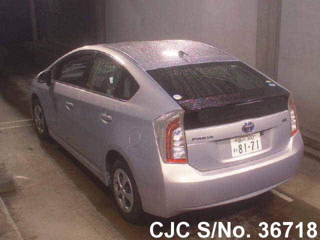 Toyota prius 2013 гибрид