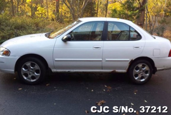 2005 white nissan sentra