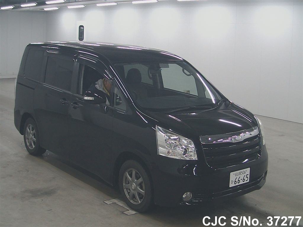 Toyota noah 2007