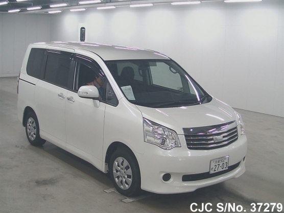 2011 Toyota / Noah Stock No. 37279