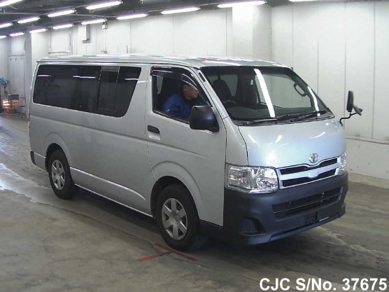 2011 Toyota / Hiace Stock No. 37675