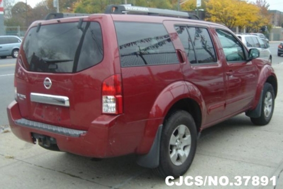 2005 nissan pathfinder red