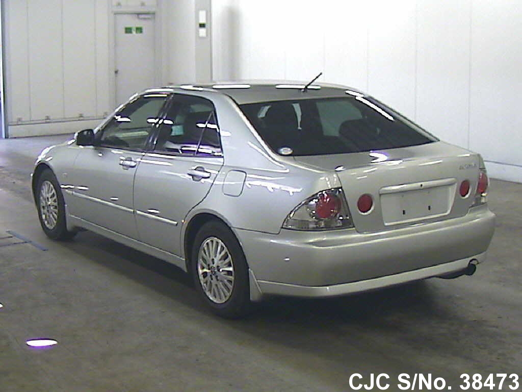 Toyota altezza 2003