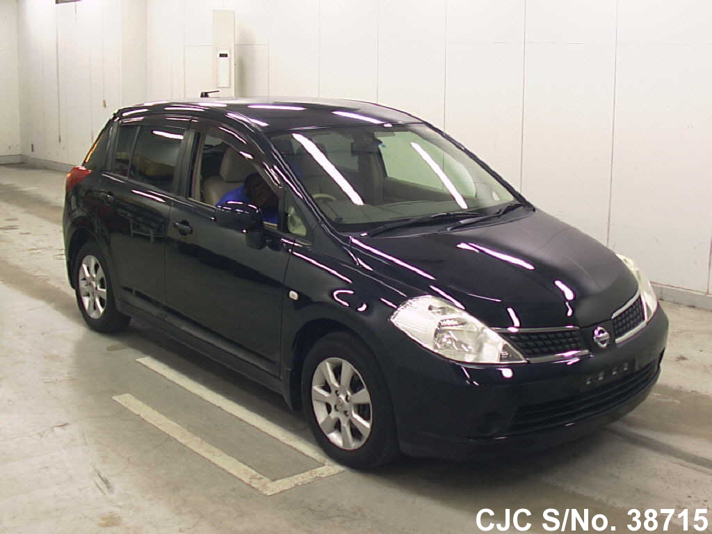 nissan tiida black