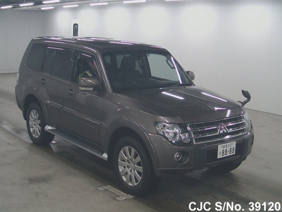 2010 Mitsubishi / Pajero Stock No. 39120