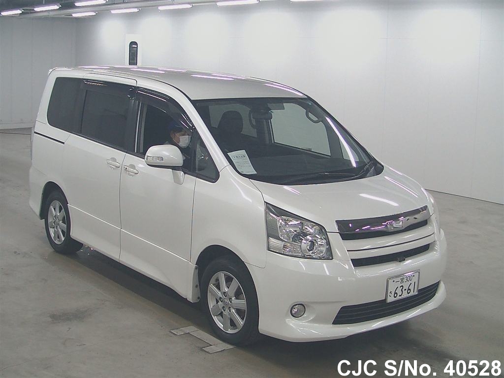 Toyota noah 2007