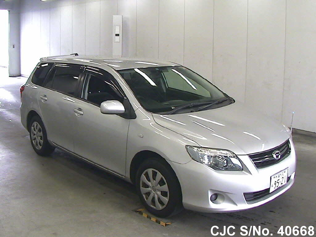 Toyota corolla fielder 2010