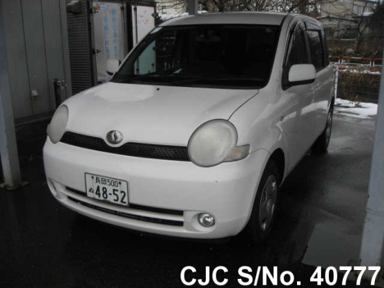 2003 Toyota / Sienta Stock No. 40777