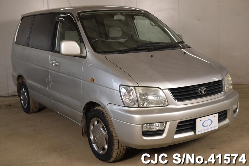 Toyota noah 2001