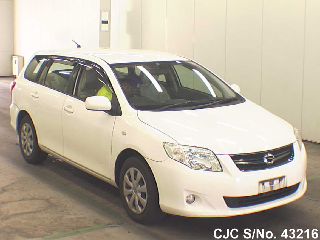 Toyota corolla fielder 2010