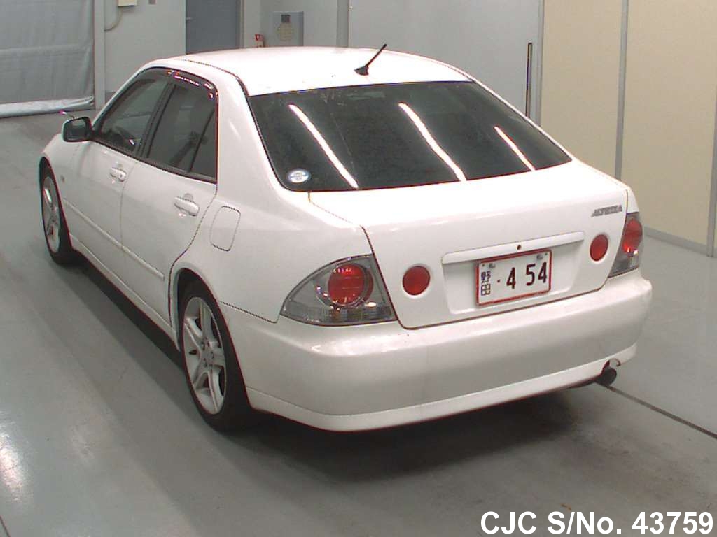 Toyota altezza stock