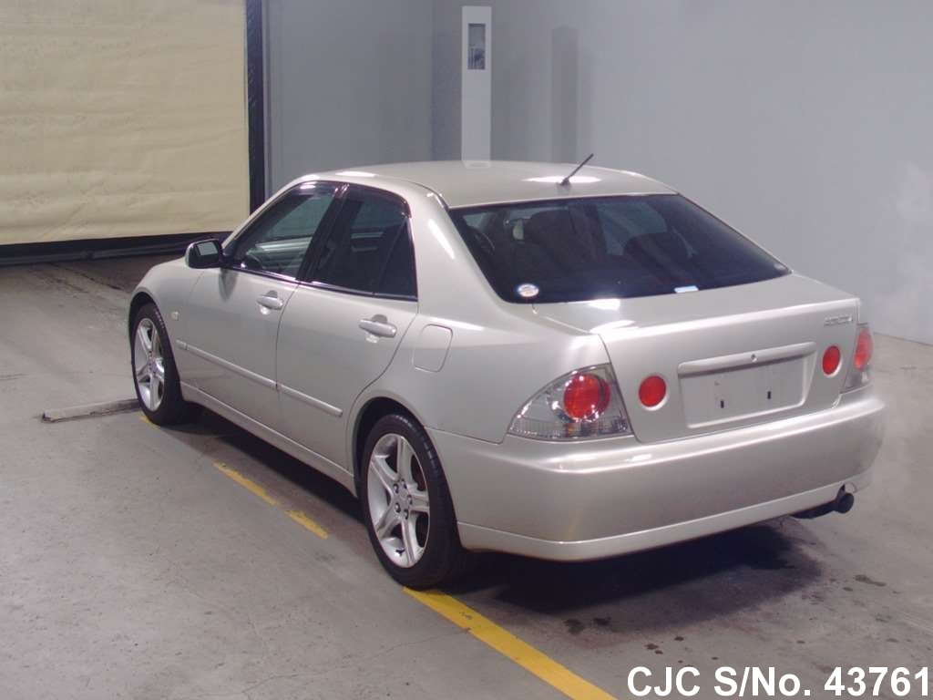 Toyota altezza 2002