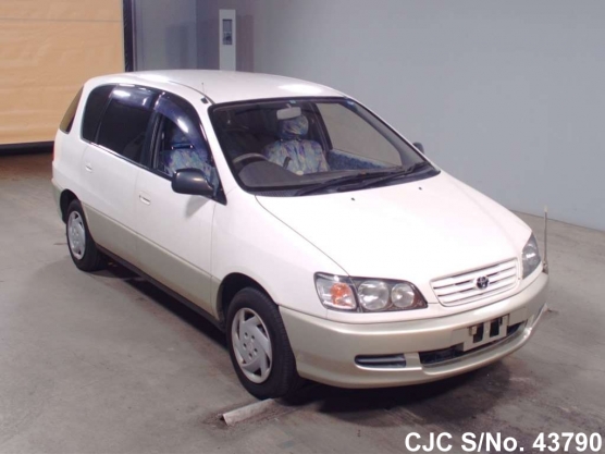 1997 Toyota / Ipsum Stock No. 43790