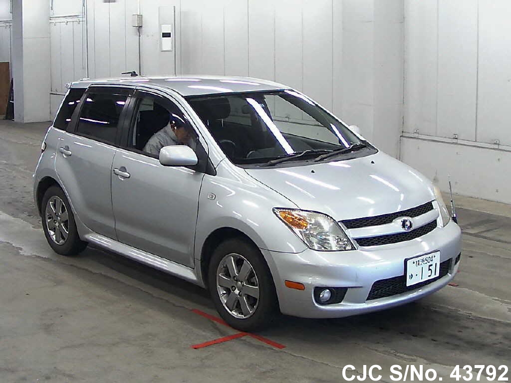 Toyota ist 2006