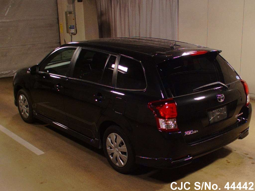 Toyota corolla fielder 2013