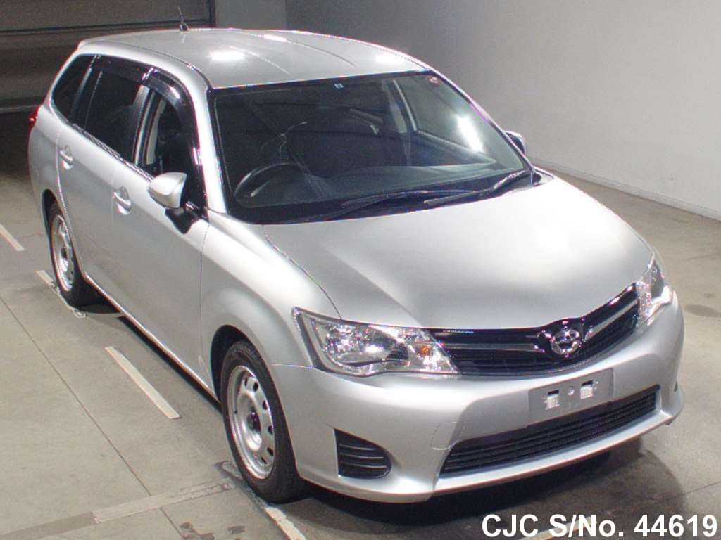 Toyota corolla fielder 2013