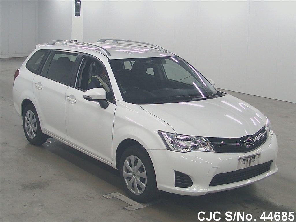 Toyota corolla fielder 2013