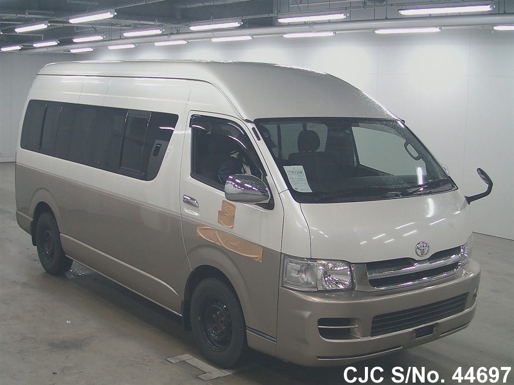 Toyota hiace 2005