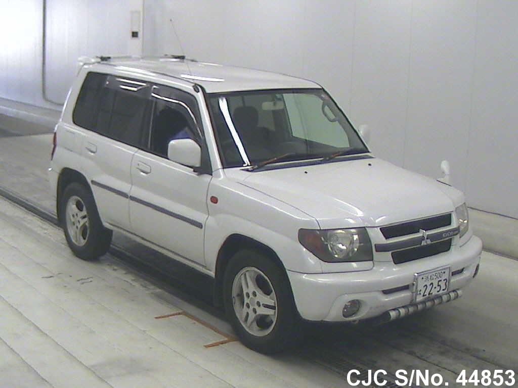 Mitsubishi pajero io 2001