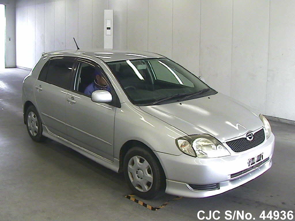 Toyota corolla runx 2001