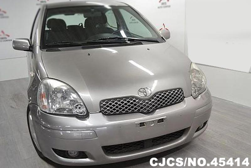 Toyota vitz 2003 год