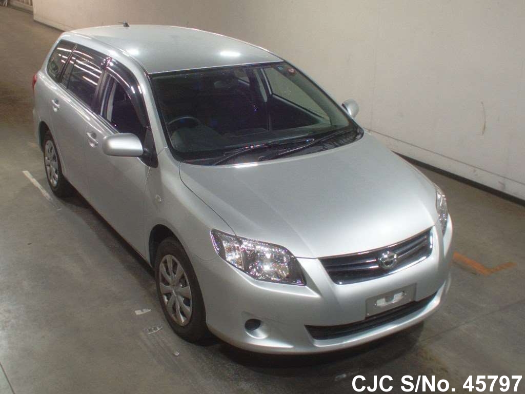 Toyota corolla fielder 2011