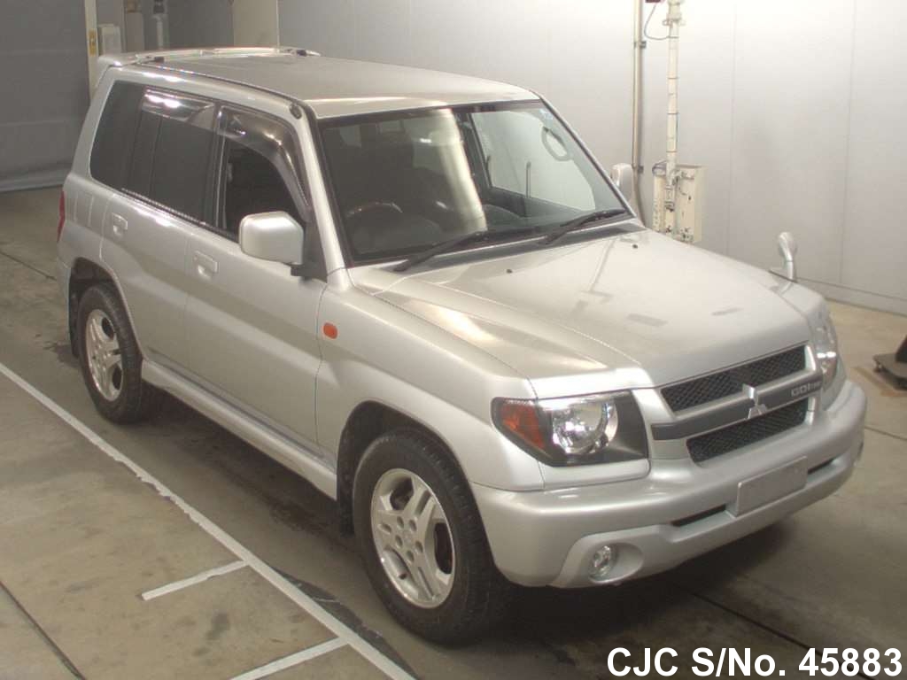 Mitsubishi pajero io 2001