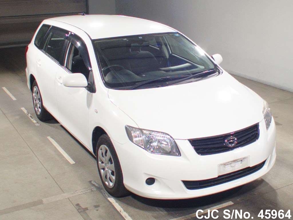 Toyota corolla fielder 2011