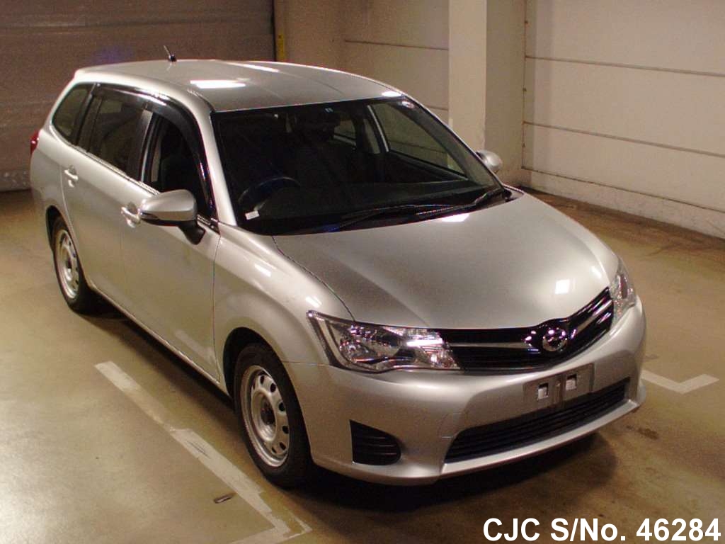 Toyota corolla fielder 2013