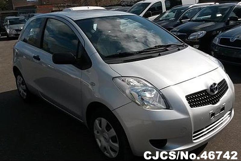 Toyota vitz 2008 год