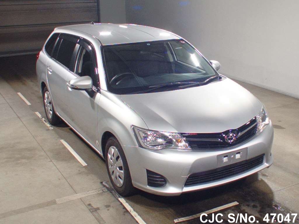 Toyota corolla fielder 2013