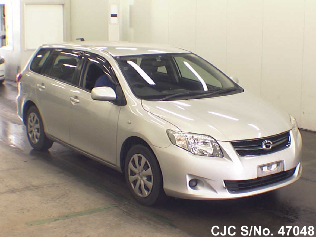 Toyota corolla fielder 2011