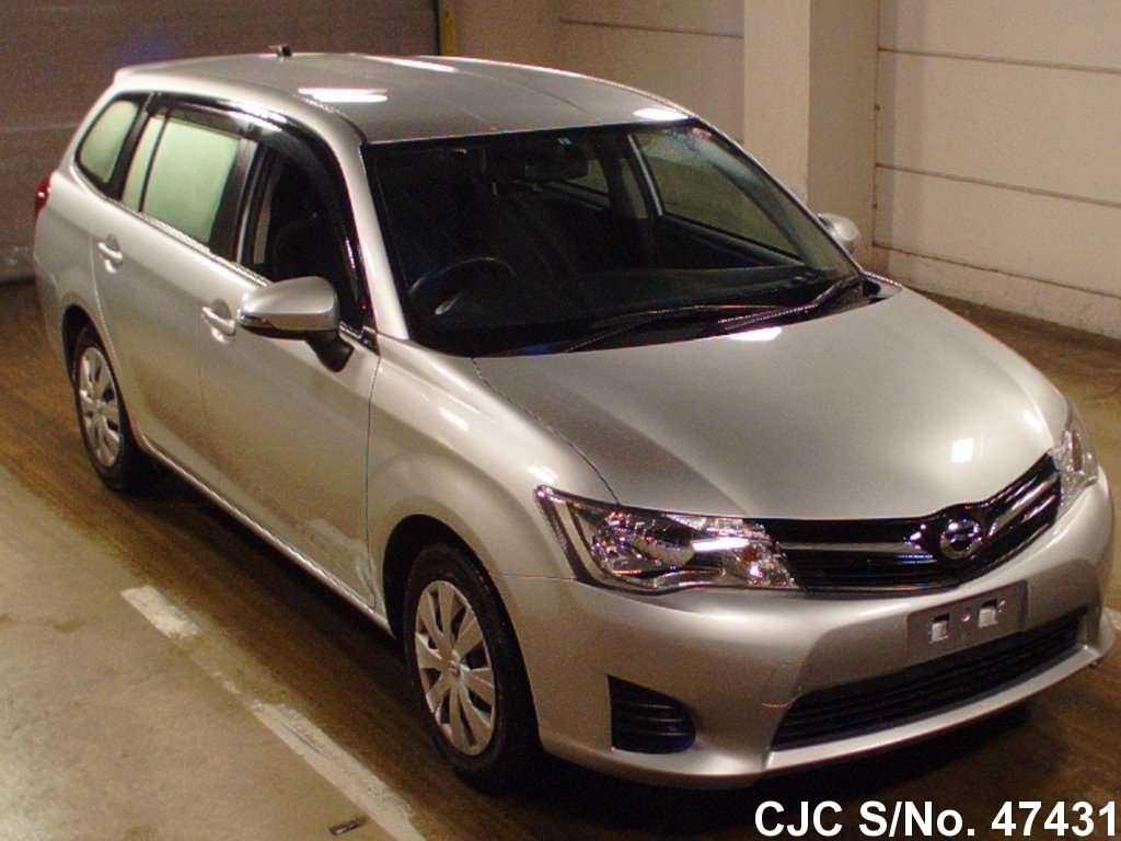 Toyota corolla fielder 2013