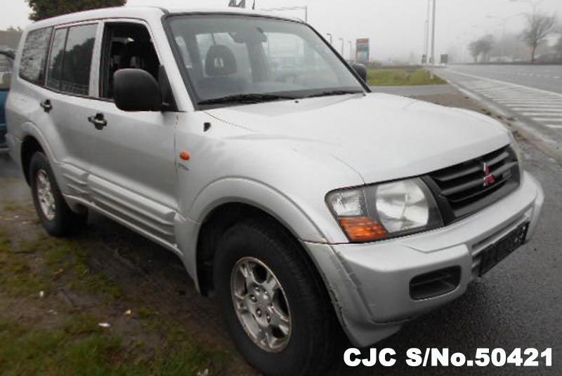 Mitsubishi pajero 2001 год