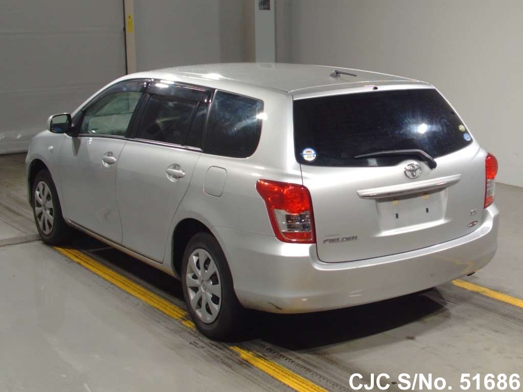 Toyota corolla fielder 2011