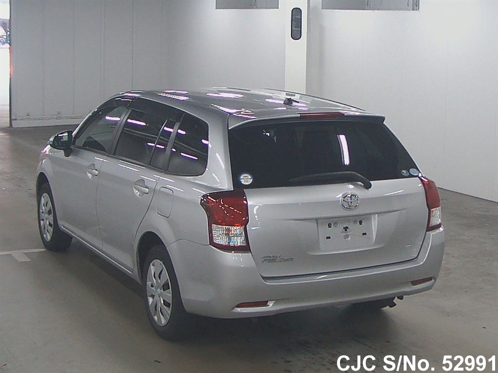 Toyota corolla fielder 2012