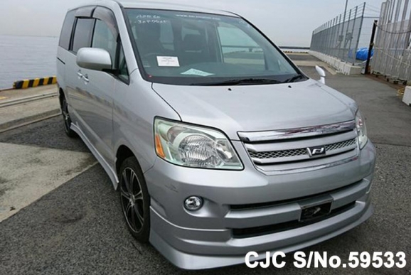 Toyota noah 2007